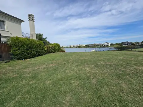 Av de Los Lagos s/n Escobar