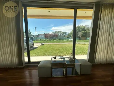 Casa 3 ambientes con 2 baños