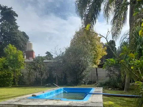 Venta Casa Quinta, 6 ambientes - en Barrio El Cazador, Belen de Escobar.