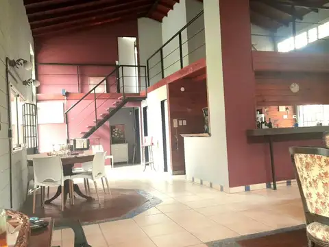 Venta Casa Quinta, 6 ambientes - en Barrio El Cazador, Belen de Escobar.