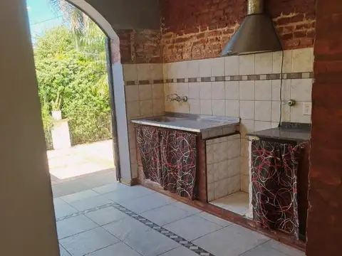 Casa en Alquiler en Zarate, $ 700.000