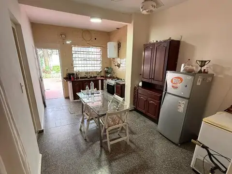 Casa 3 ambientes con 2 baños