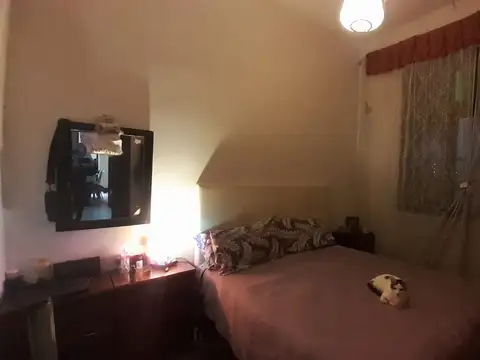 Ph interno de 5 ambientes con patio y terraza