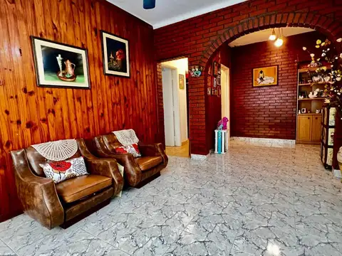 Casa 4 ambientes con 1 baño