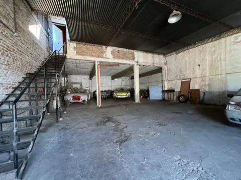 VENTA GALPON CON CASA 2 DORMITORIOS EN BELGRANO 