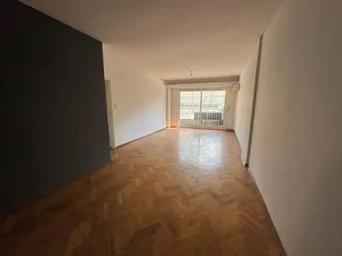 Semipiso de 4 Ambientes con Balcón, Baulera y Cochera en Venta en Belgrano