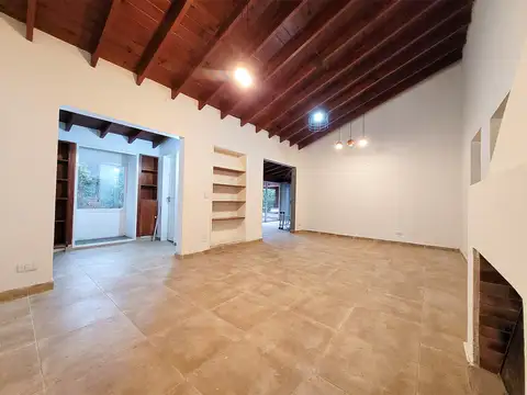 Casa en Alquiler con 1 cochera