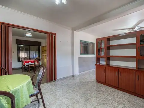VENTA CASA 4 AMB. BERTAZATEGUI PATIO-PARRILLA