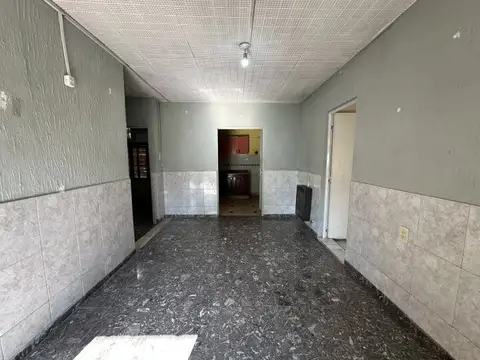 Casa 4 ambientes con 1 baño
