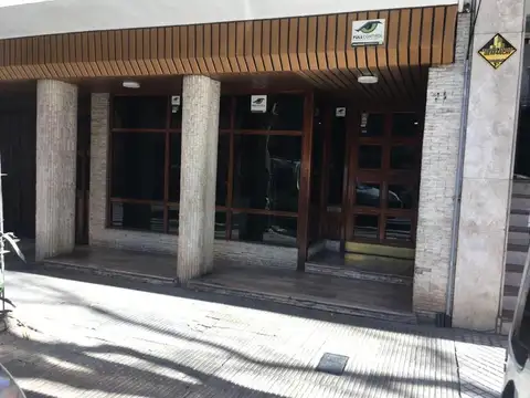 3 De Febrero 100