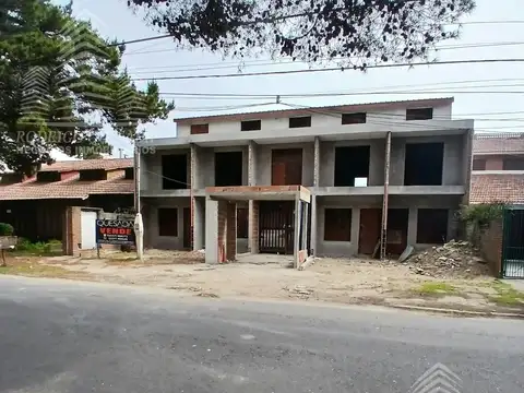 Depto Tipo Casa 3 ambientes con 2 baños