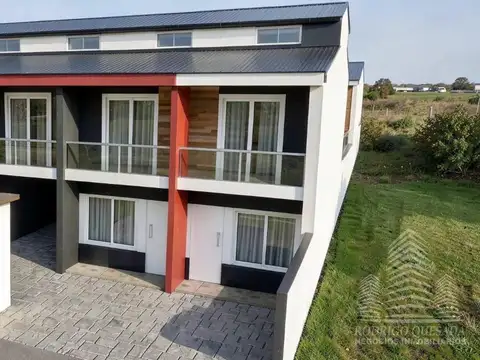 Depto Tipo Casa en Venta de 3 ambientes