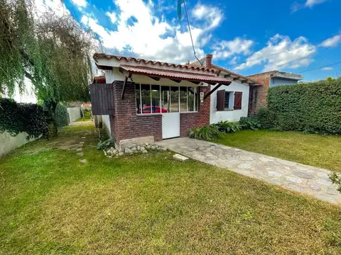 LA CUMBRE CASA ESQUINA DOS DORMITORIOS