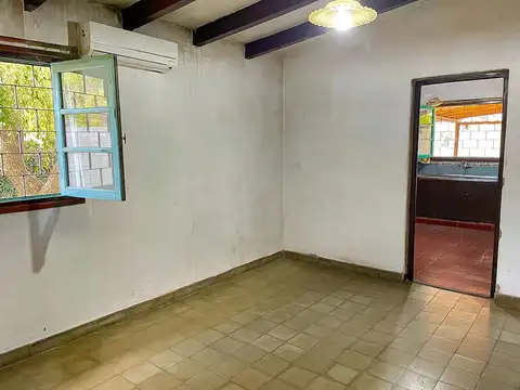 LA CUMBRE CASA ESQUINA DOS DORMITORIOS