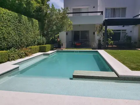 Casa en Alquiler Temporal de 4 dormitorios