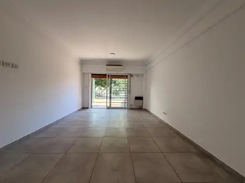 Alquiler, Monoambiente amplio, frente, Unico, balcon gigante