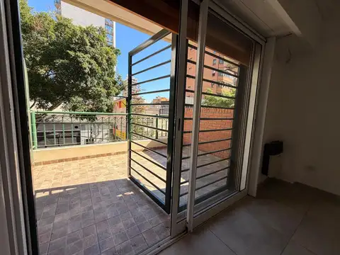 Tucuman 100, Piso 1