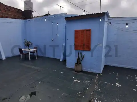 Casa 3 ambientes con 1 baño