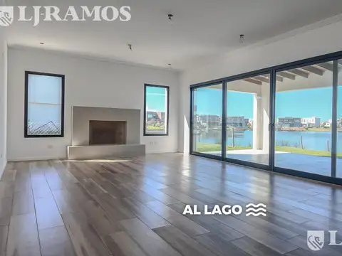 CASA A LA LAGUNA - 4 DORMITORIOS - EN VENTA EN SANTA ANA