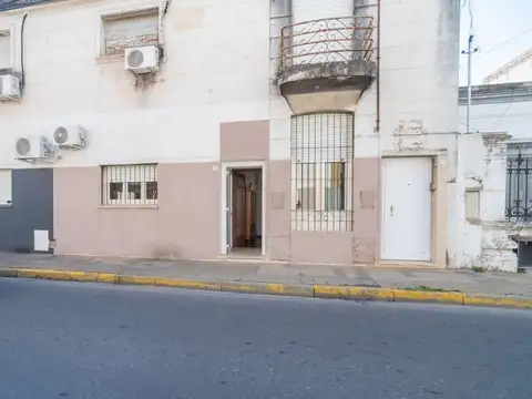 Casa planta baja en PH en centro de Santa Fe