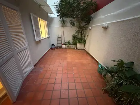 Artilleros 2300, Piso PB