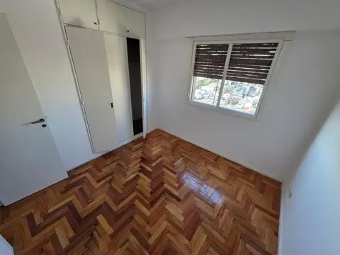Departamento 3 ambientes al frente balcon 70m2 gran cocina