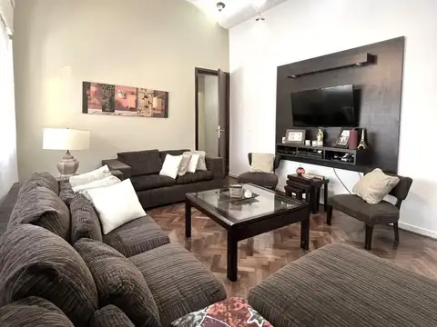 Depto Tipo Casa 5 ambientes con 2 baños