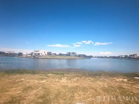 Terreno en venta en el Barrio Marinas, Puertos / Escobar