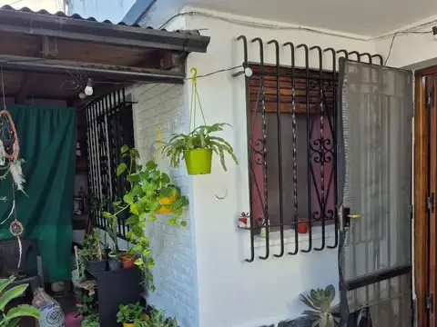 Casa 6 ambientes con 4 baños