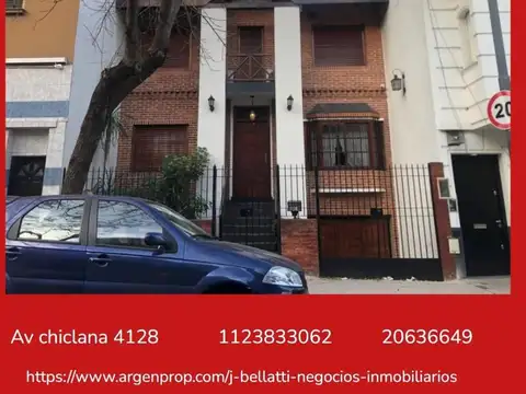 CASA DE 5 AMBIENTES. BOEDO: 4 BAÑOS, GARAGE, PARQUE, QUINCHO