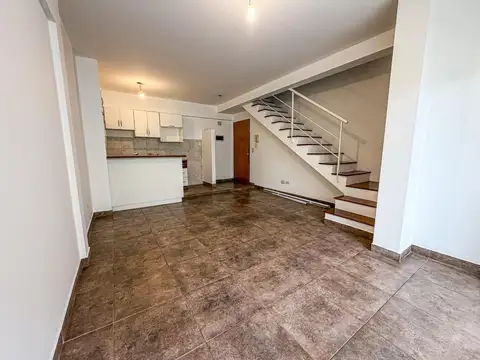 DEPARTAMENTO EN DUPLEX DE 2 AMBIENTES