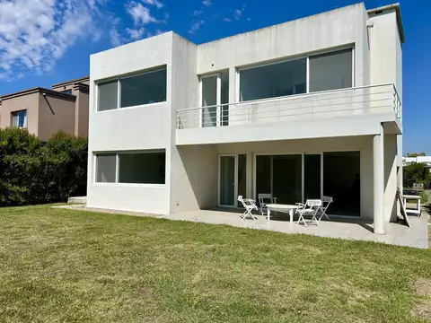 Casa en Alquiler Anual en Los Sauces - Nordelta