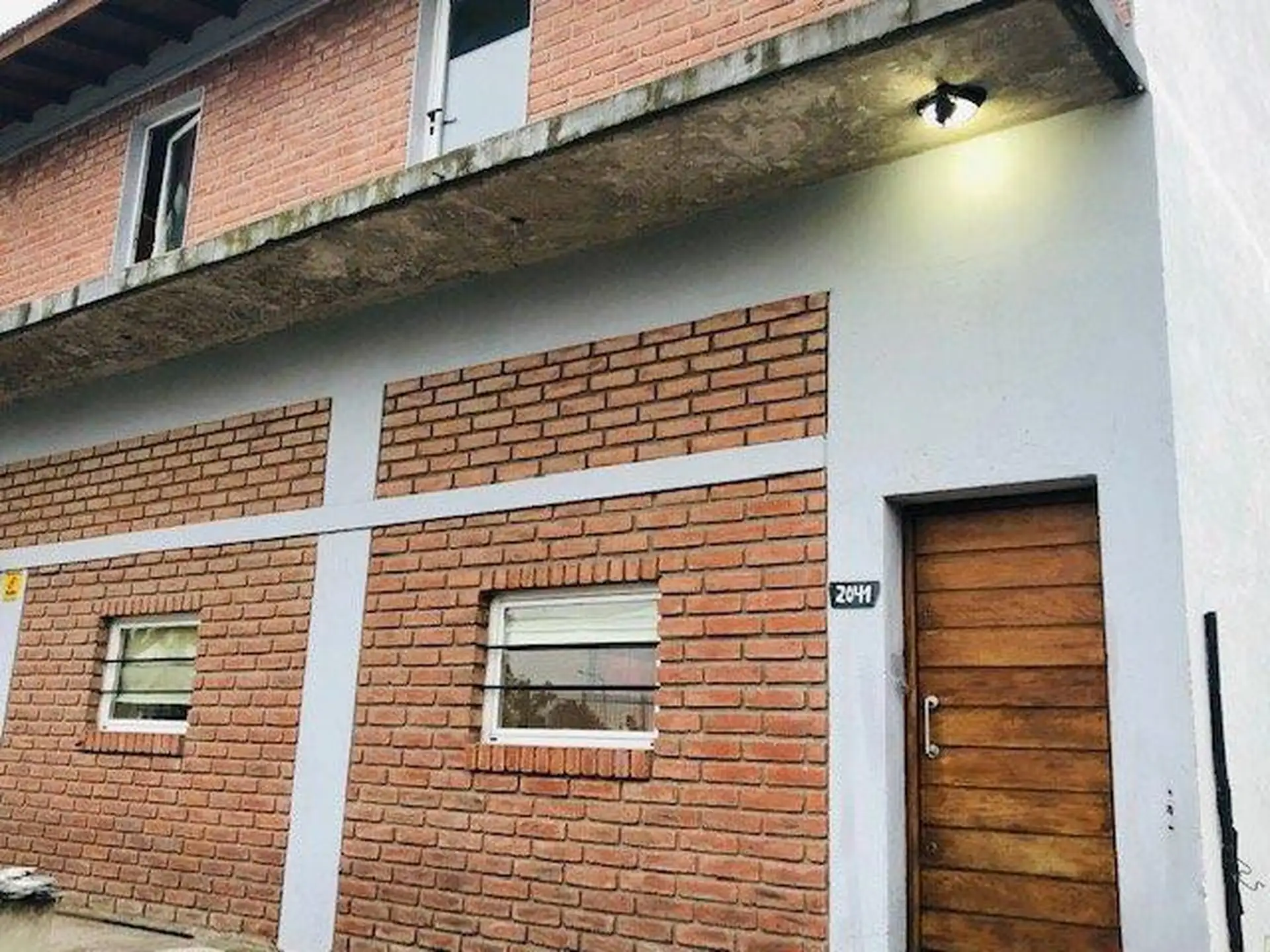 MODERNO DUPLEX DE 4 AMBIENTES