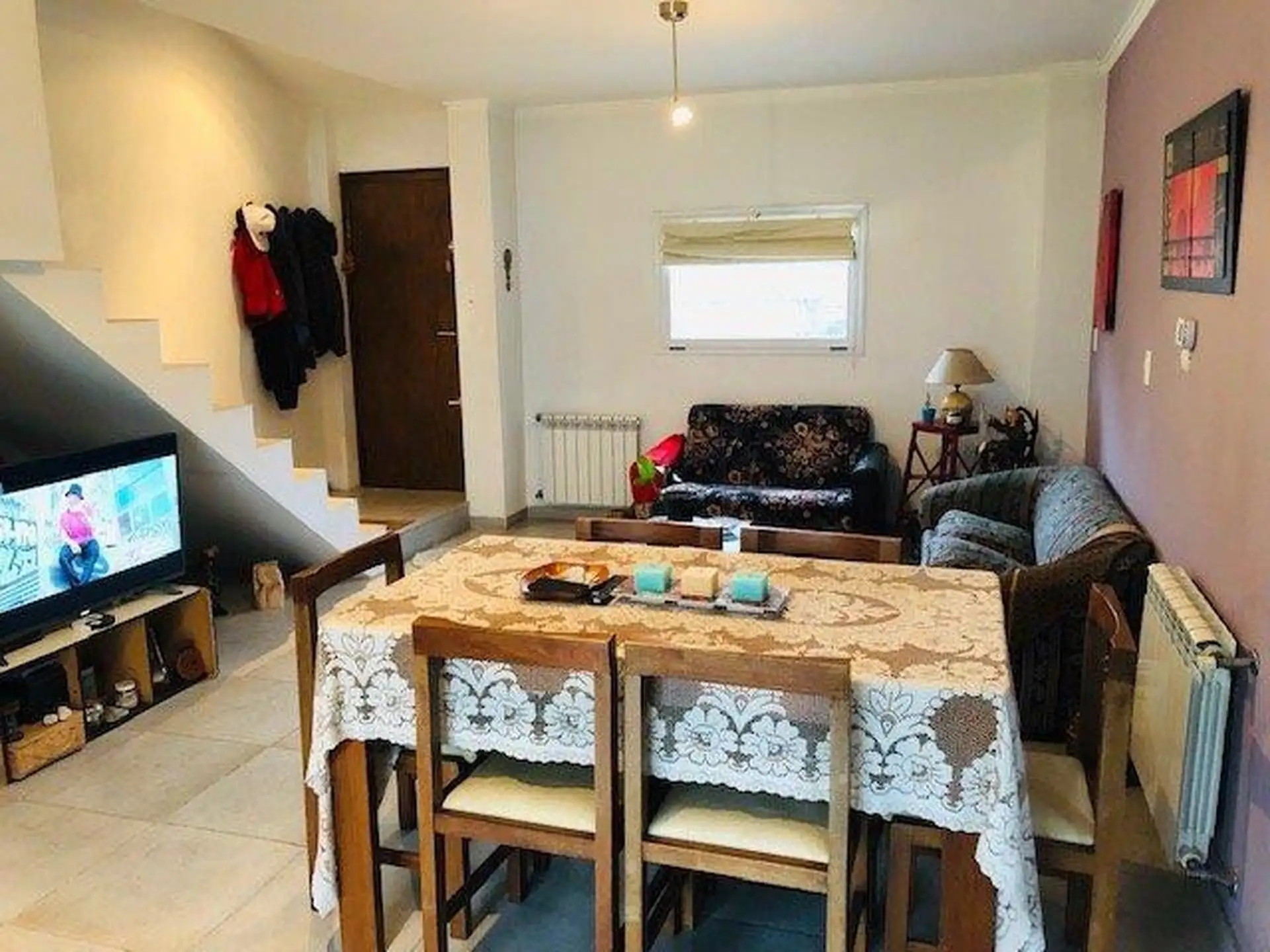 MODERNO DUPLEX DE 4 AMBIENTES