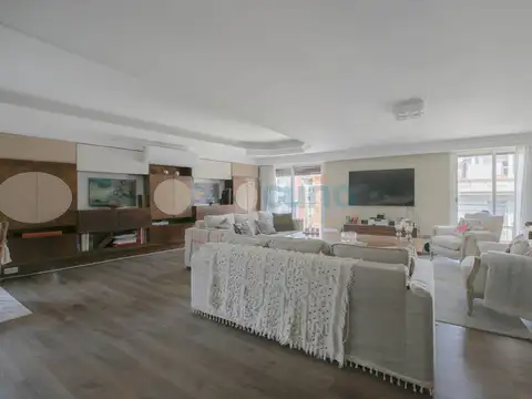 Departamento en Venta con 2 cocheras