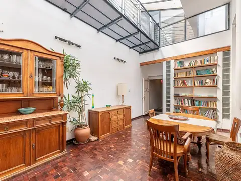 Casa 9 ambientes con 3 baños