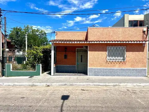 Venta casa Pando 2 o 3 dormitorios jardin y garaje