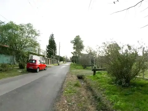 Terreno en venta en City Bell ENTRE CAMINOS sobre asfalto1.1