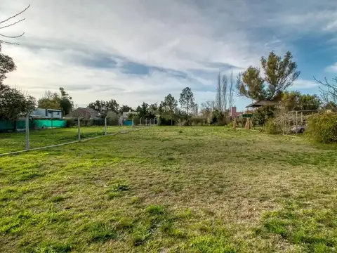 Terreno en venta en City Bell ENTRE CAMINOS sobre asfalto1.1