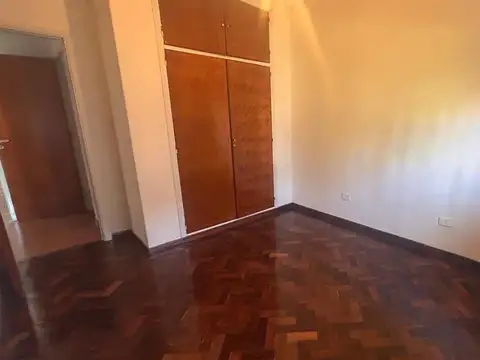 CASA EN ALQUILER DE 4 AMB EN OLIVOS