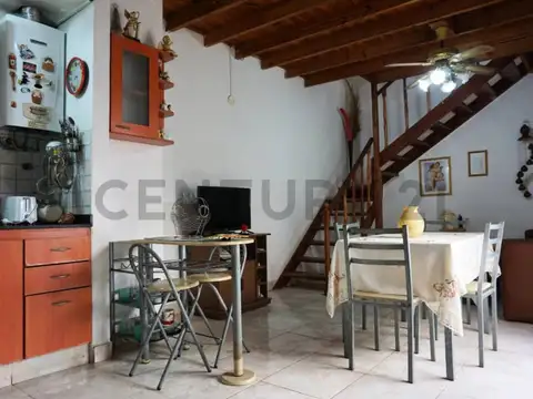 Depto Tipo Casa 2 ambientes con 1 baño