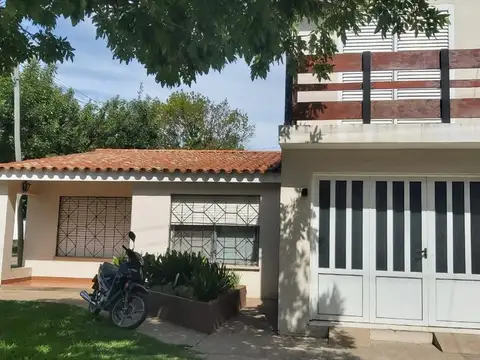 Venta Casa Excelente Estado.Comodidades Servicios *