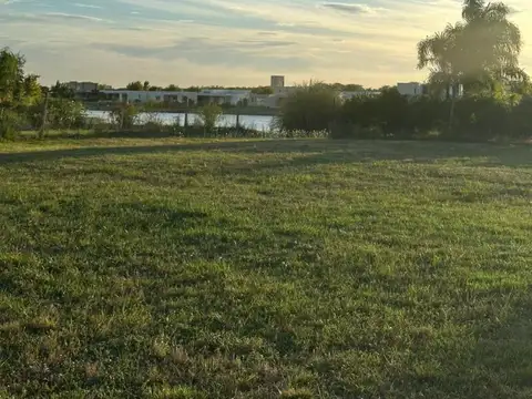 MMC. Venta lote con acceso a laguna Área 9 San Sebastián