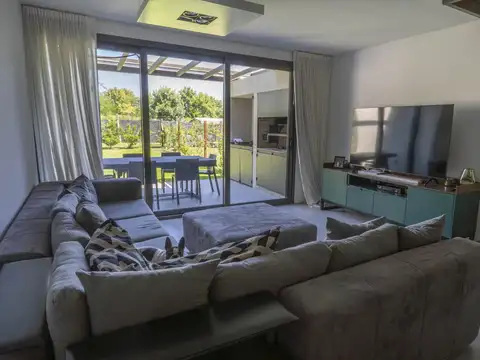Casa en Venta en Del Viso, USD 295.000