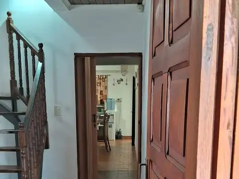 Casa 5 ambientes con 2 baños