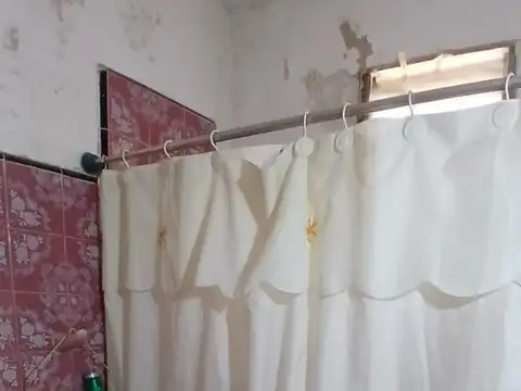 Casa 4 ambientes con 1 baño