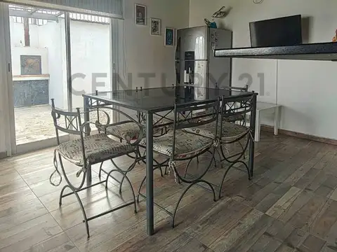 Casa en Venta con 4 cocheras