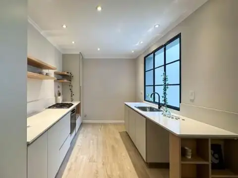 Casa 4 ambientes con 2 baños