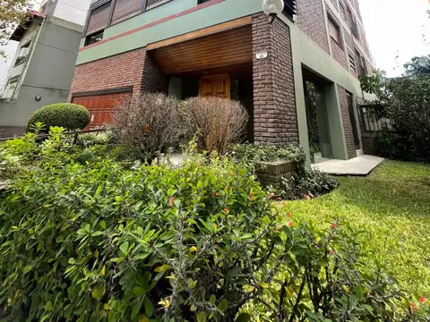 EXCELENTE PISO DE 5 AMBIENTES - A MODERNIZAR