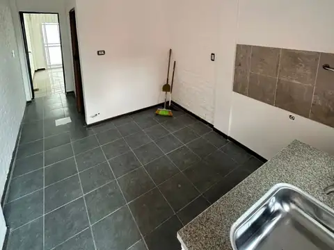 Departamento en Alquiler en Gregorio De Laferrere, $ 380.000